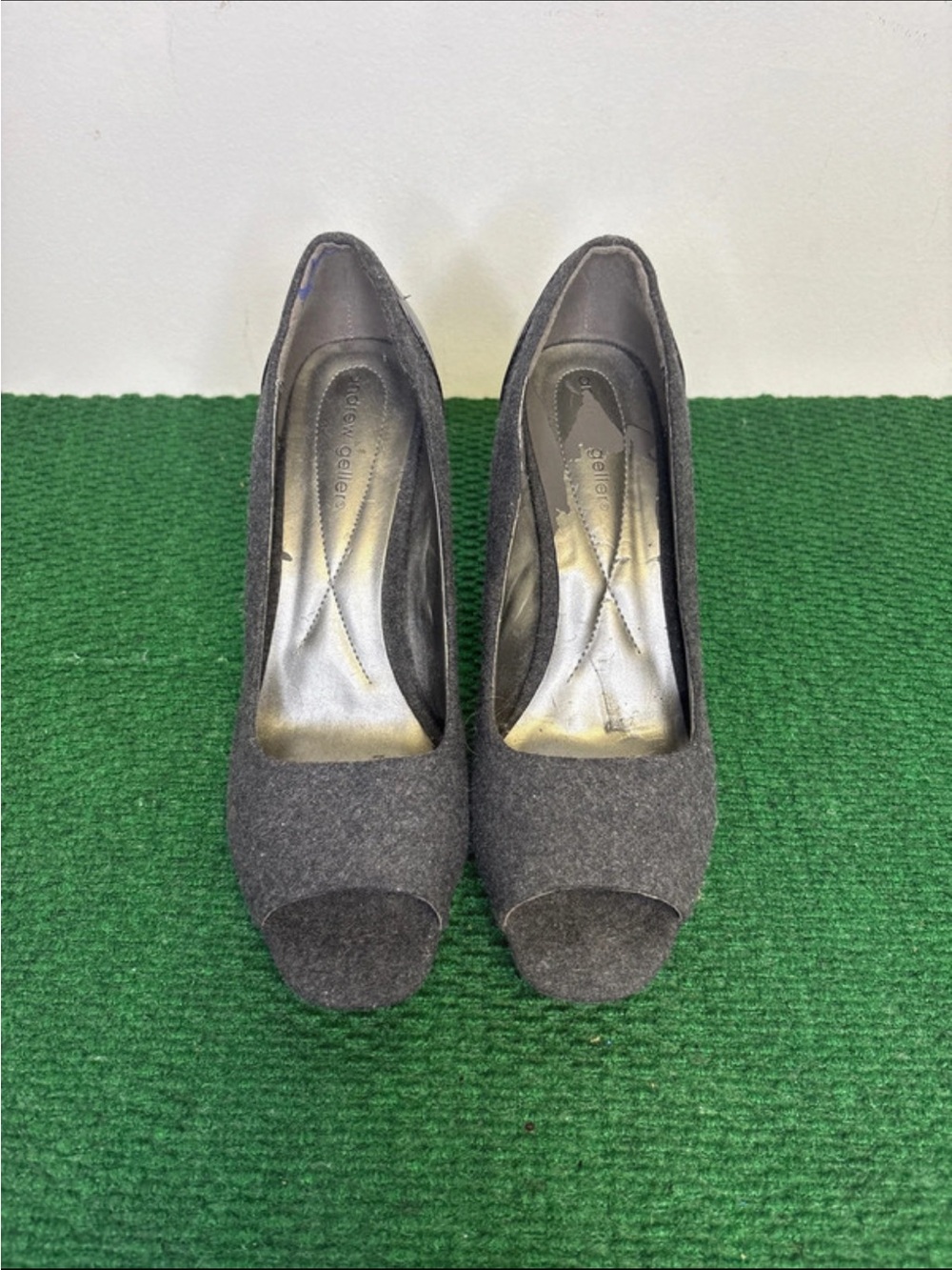 Andrew Geller Gray Peep-Toe Felt Pumps